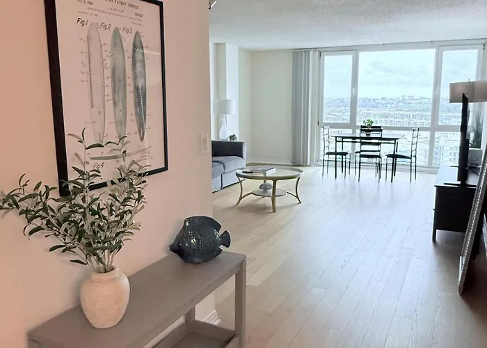 Oceanfront Bliss, Beach & Marina Views, Roomy 1Br
