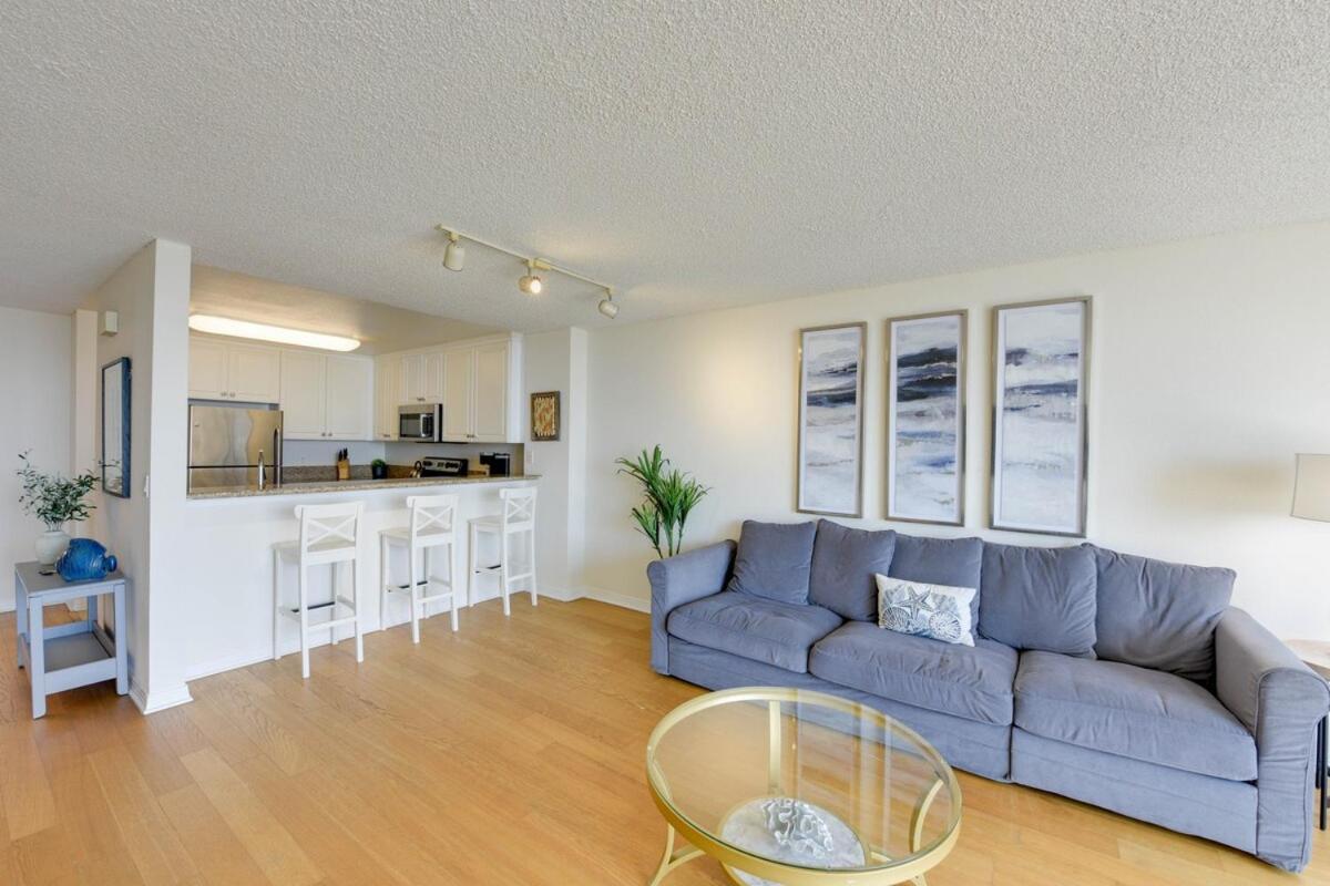 Apartment Oceanfront Bliss, & Marina Views, Roomy 1br *