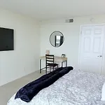 Oceanfront Bliss, Beach & Marina Views, Roomy 1Br